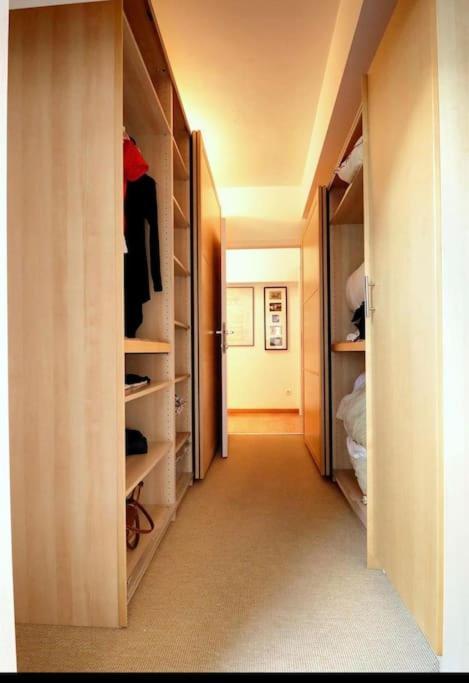 Down Town Spacious Duplex With Private Parking & Game Room Brüksel Dış mekan fotoğraf